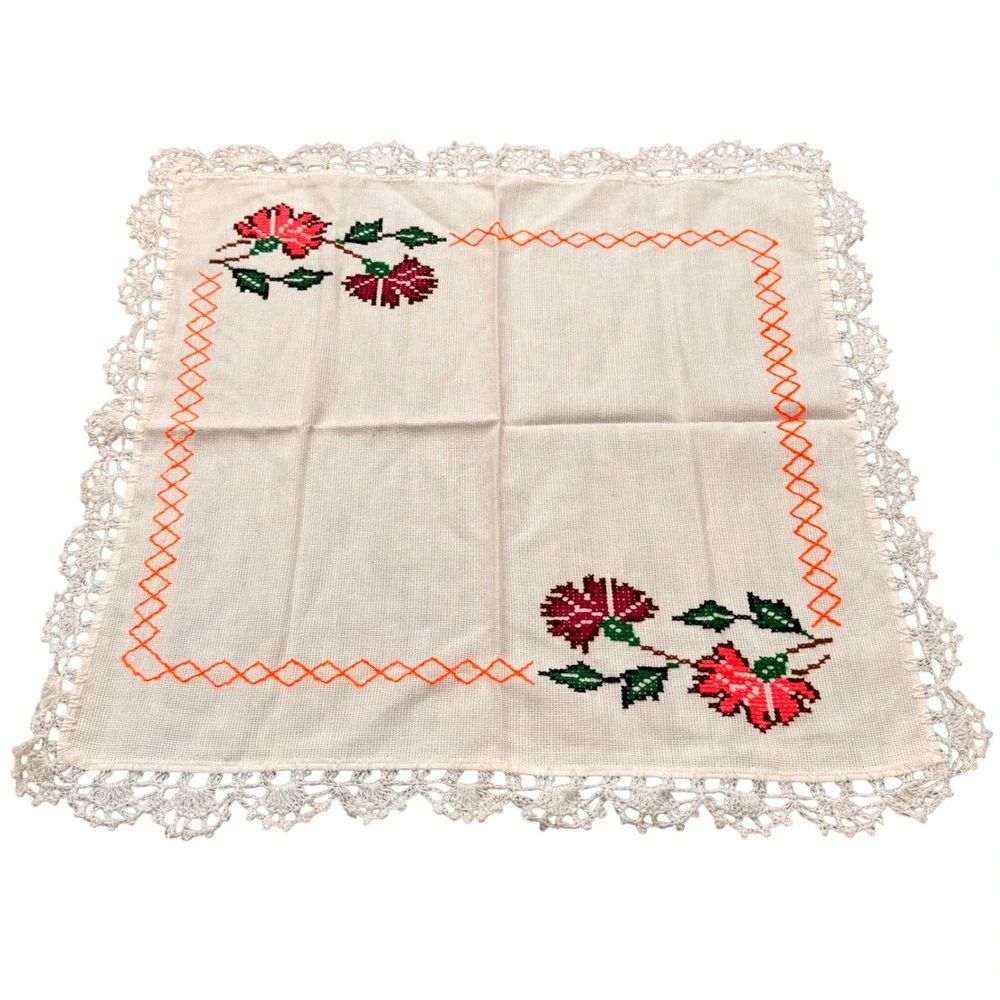 Vintage‎ Hand Embroidered Floral Cross Stitch Tablecloth Lace Trim Square 22x22